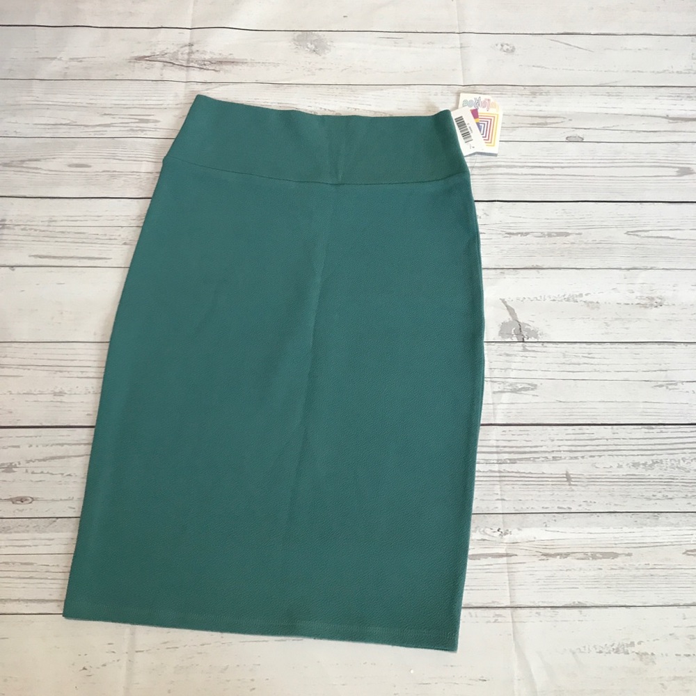 Small Lularoe cassie